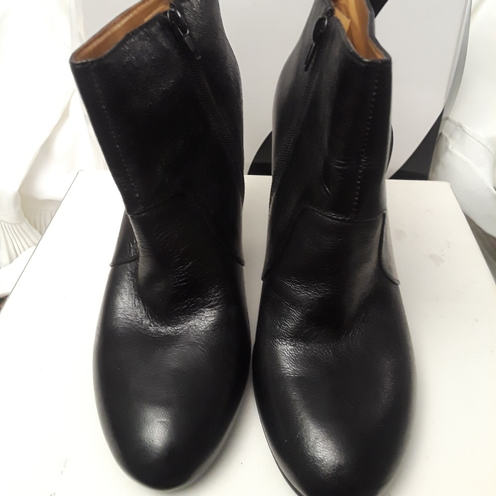Boots .... Nine West